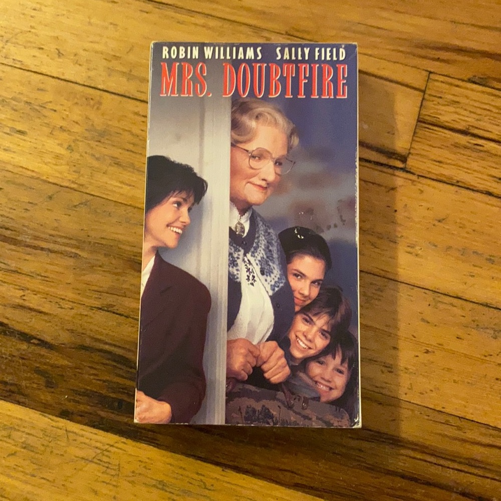 Mrs. Doubtfire USED VHS